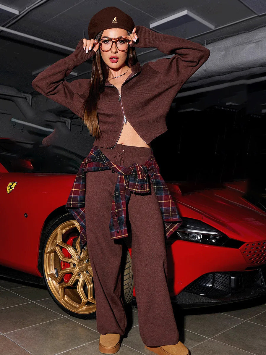 ALBA | PANTALON LARGE, VESTE ZIPPEE.