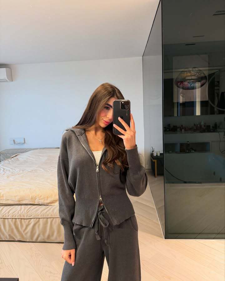 ALBA | PANTALON LARGE, VESTE ZIPPEE.