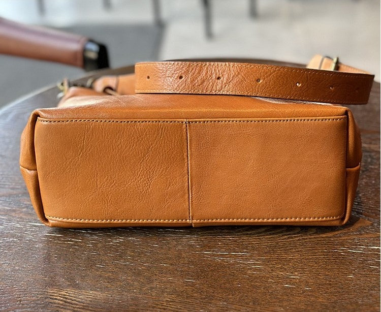 MINIMALISTE SAC BANDOULIERE EN CUIR VERITABLE,