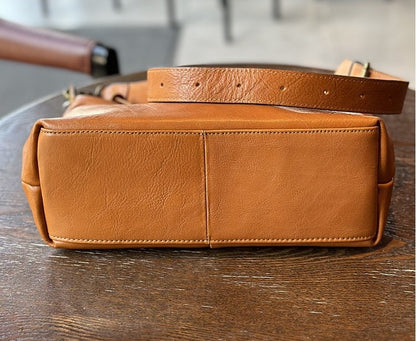 MINIMALISTE SAC BANDOULIERE EN CUIR VERITABLE,