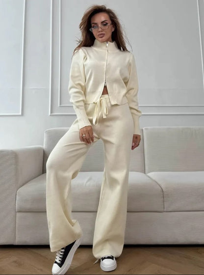 ALBA | PANTALON LARGE, VESTE ZIPPEE.