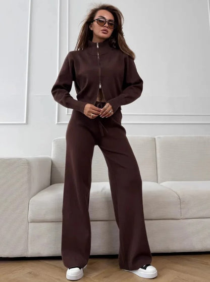 ALBA | PANTALON LARGE, VESTE ZIPPEE.