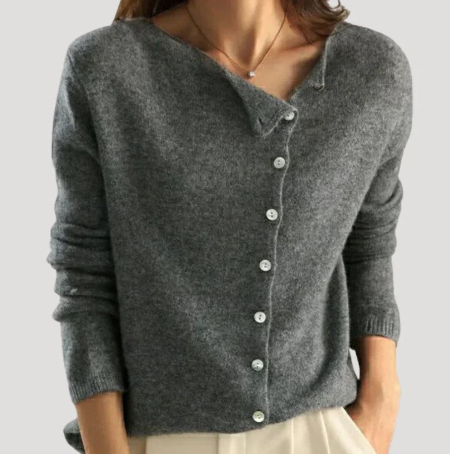 PULL EN MAILLE A BOUTONNAGE ASYMETRIQUE
