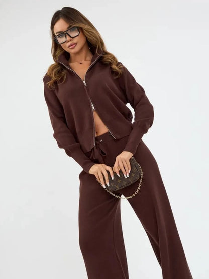 ALBA | Pantalon large, veste zippée.