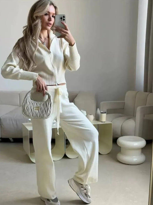 ALBA | Pantalon large, veste zippée.