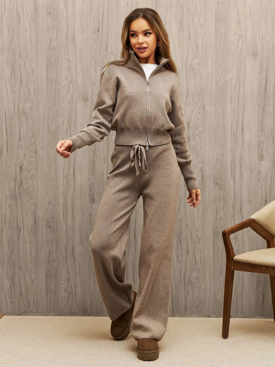 ALBA | PANTALON LARGE, VESTE ZIPPEE.