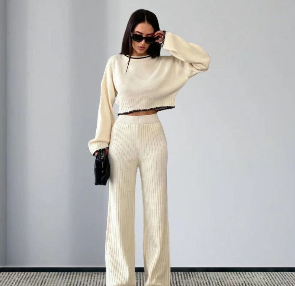 ENSEMBLE TRICOTE AVEC BORDURE CONTRASTEE
