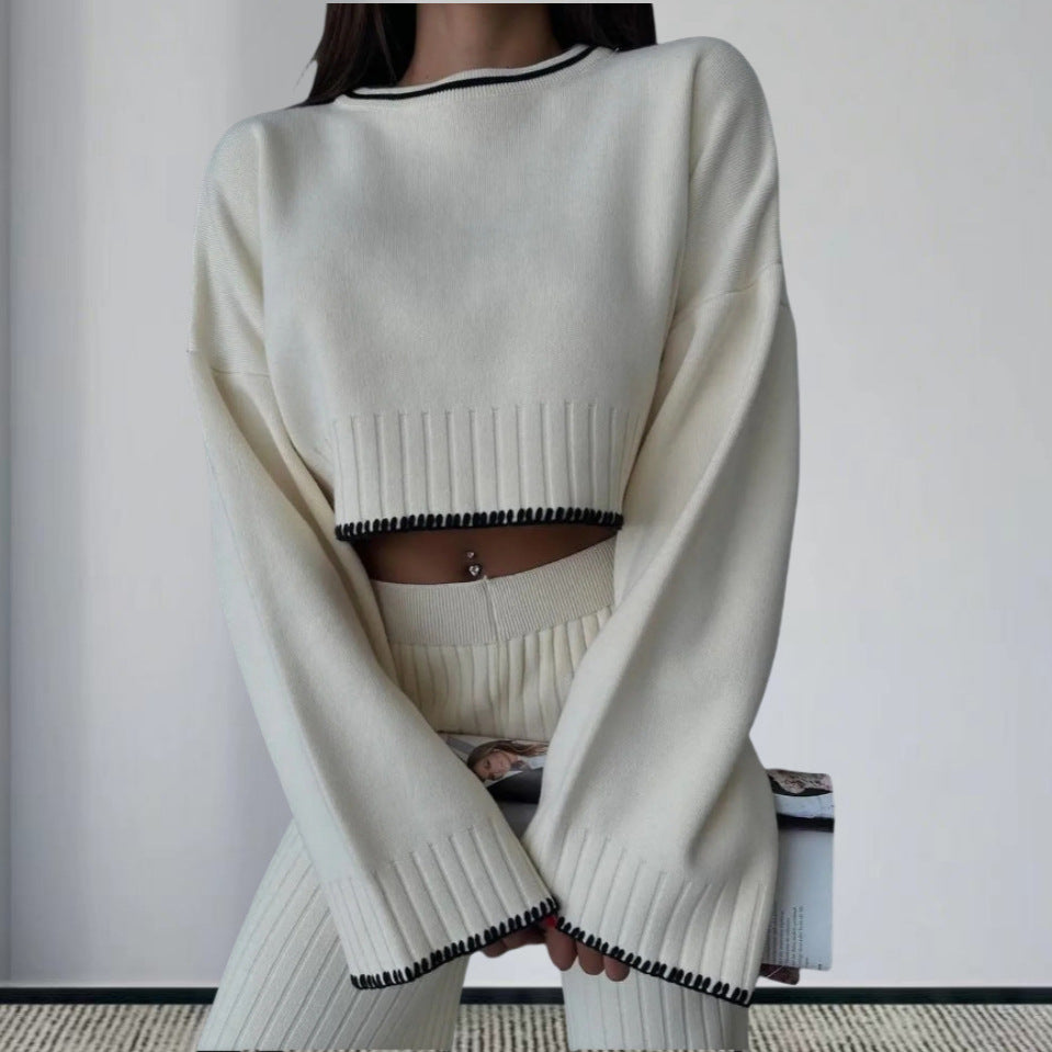 ENSEMBLE TRICOTE AVEC BORDURE CONTRASTEE